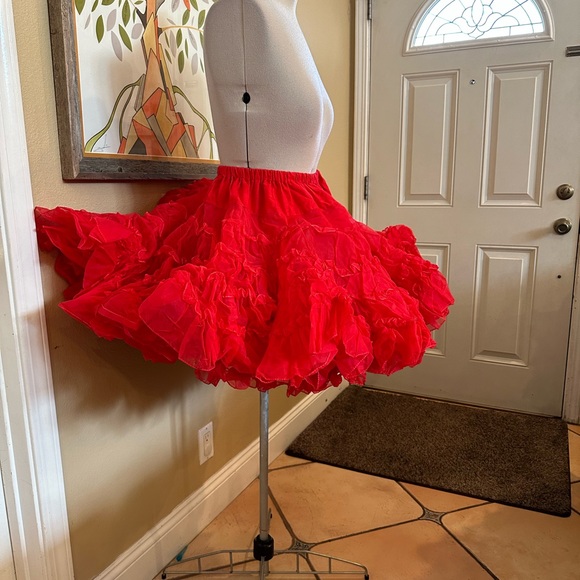Petticoat Junction red crinolean tutu skirt M/L (C6) - Picture 2 of 8